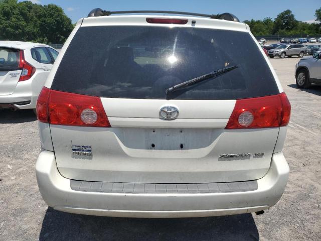 5TDYK4CC5AS311884 - 2010 TOYOTA SIENNA XLE WHITE photo 6