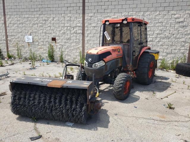 AB34567 - 2012 KUTA TRACTOR ORANGE photo 2