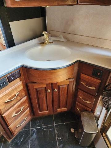 1RF12071521016701 - 2002 ROADMASTER RAIL EXECUTIVE Schwarz Foto 4