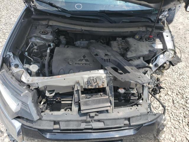 JA4AZ3A38GZ004611 - 2016 MITSUBISHI OUTLANDER SE SILVER photo 12