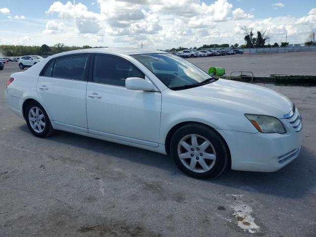 4T1BK36B56U092779 - 2006 TOYOTA AVALON XL WHITE photo 4