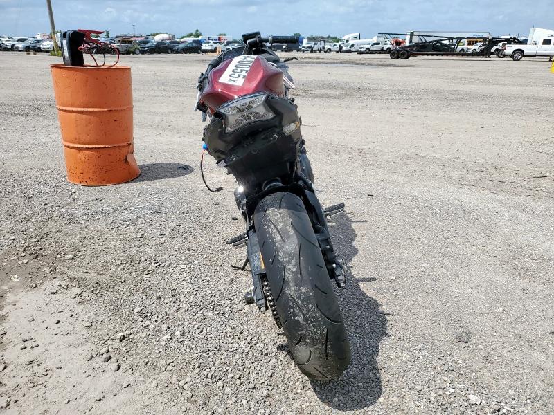 JKAEXEJ16HDA00706 - 2017 KAWASAKI EX650 J შავი ფოტო 4