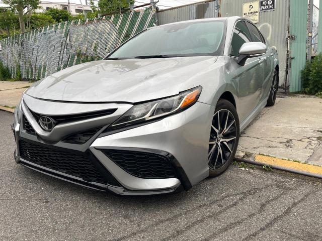 4T1G11BK2RU112204 - 2024 TOYOTA CAMRY SE NIGHT SHADE SILVER photo 2