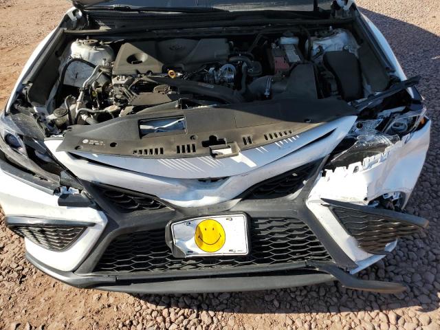 4T1G11AK6RU858706 - 2024 TOYOTA CAMRY SE NIGHT SHADE WHITE photo 11