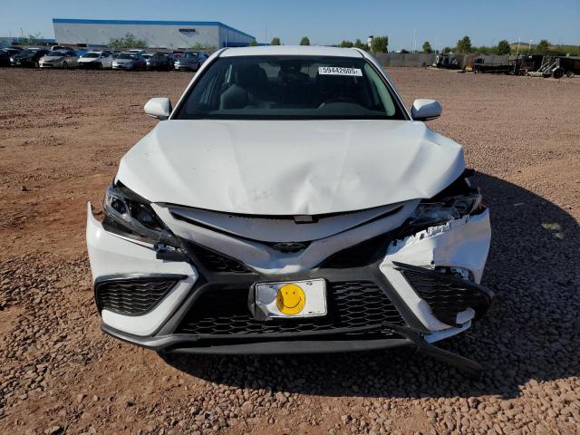 4T1G11AK6RU858706 - 2024 TOYOTA CAMRY SE NIGHT SHADE WHITE photo 5