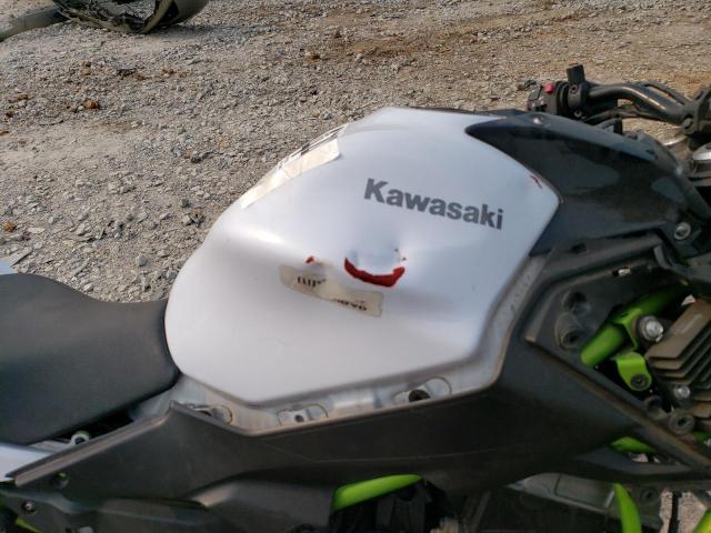 JKAEREG14HDA00687 - 2017 KAWASAKI ER650 G WHITE photo 9