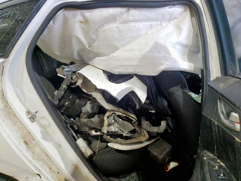 3KPF24AD7KE006739 - 2019 KIA FORTE FE WHITE photo 10