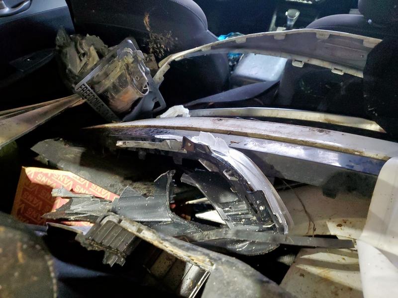 3KPF24AD7KE006739 - 2019 KIA FORTE FE WHITE photo 12