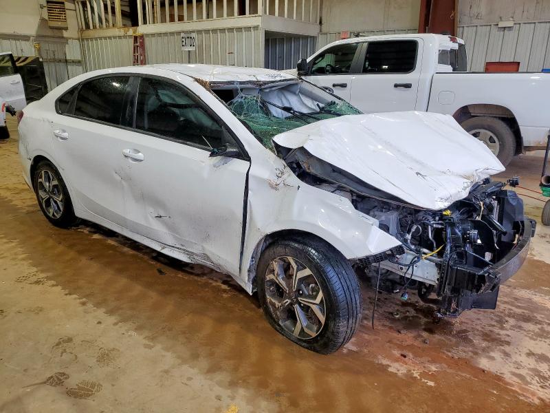 3KPF24AD7KE006739 - 2019 KIA FORTE FE WHITE photo 4