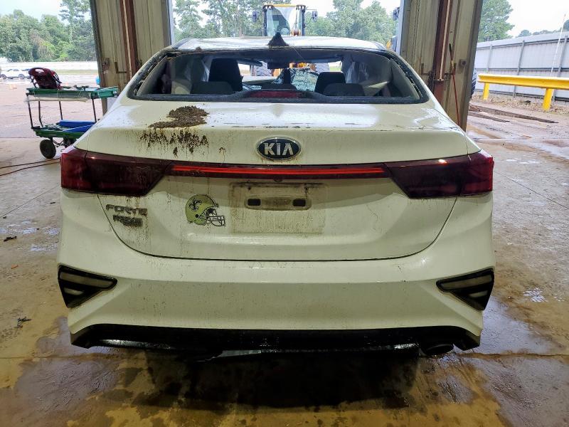 3KPF24AD7KE006739 - 2019 KIA FORTE FE WHITE photo 6