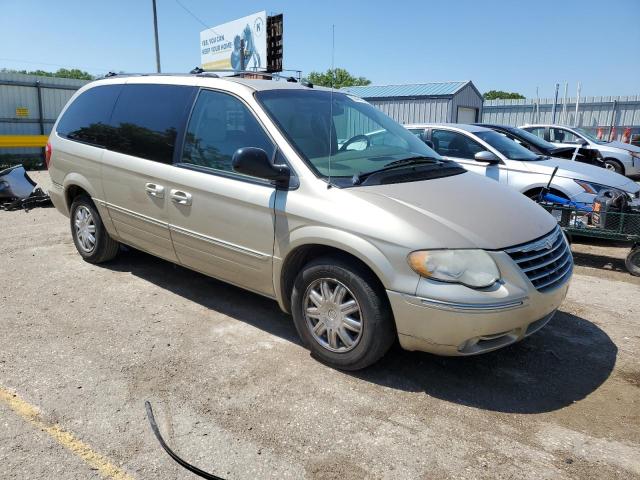 2C8GP64L15R454870 - 2005 CHRYSLER TOWN & COU LIMITED GOLD photo 4