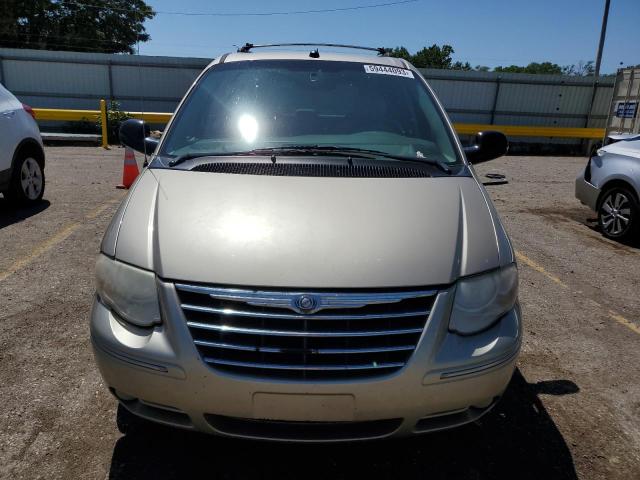 2C8GP64L15R454870 - 2005 CHRYSLER TOWN & COU LIMITED GOLD photo 5
