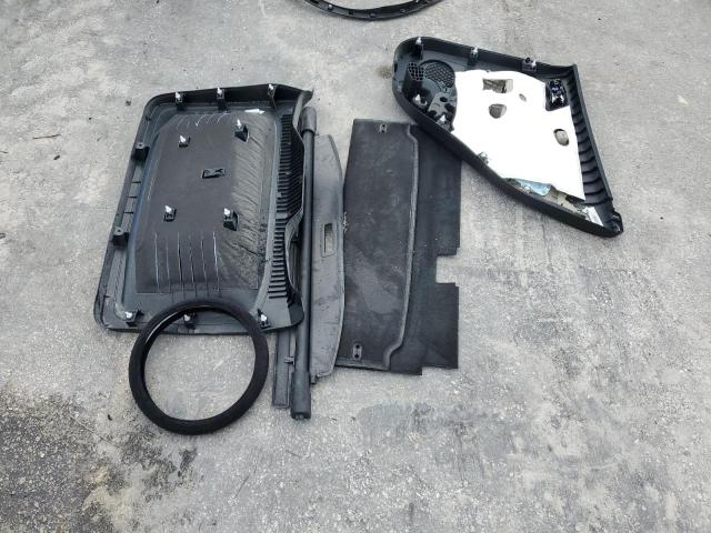 MAJ6P1UL3JC208928 - 2018 FORD ECOSPORT SE Ақ фото 12