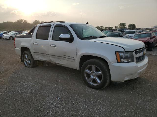 3GNTKGE38BG142007 - 2011 CHEVROLET AVALANCHE LTZ CREAM photo 4