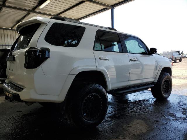 JTEBU5JR2J5547567 - 2018 TOYOTA 4RUNNER SR5/SR5 PREMIUM WHITE photo 3