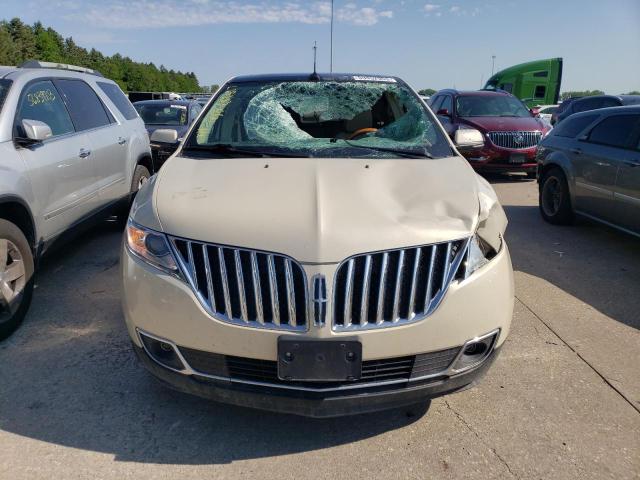 2LMDJ8JK8FBL25287 - 2015 LINCOLN MKX CREAM photo 5