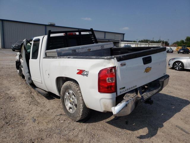 1GCRKSE37BZ401351 - 2011 CHEVROLET SILVRK1500 K1500 LT WHITE photo 3