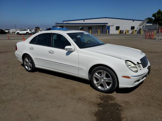 WDBUF56J76A854515 - 2006 MERCEDES-BENZ E 350 WHITE photo 4