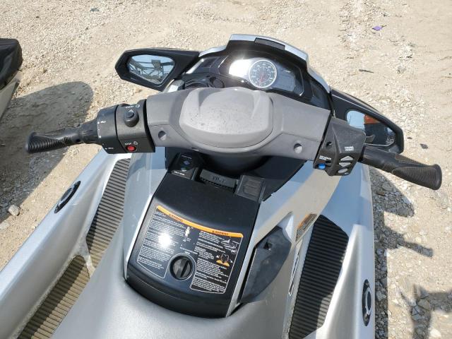 YAMA2432C212 - 2012 YAMAHA JET SKI SILVER photo 5