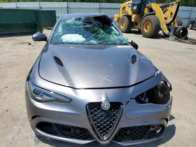 ZARFAEAV5J7576390 - 2018 ALFA ROMEO GIULIA QUADRIFOGLIO GRAY photo 11