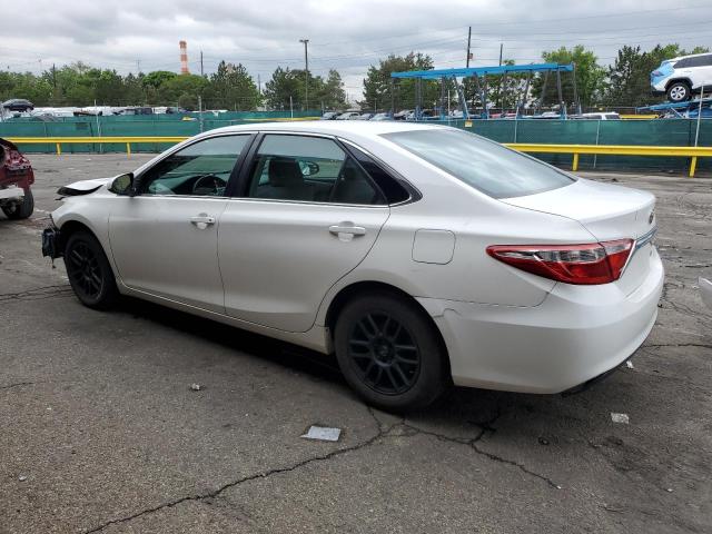 4T1BF1FK6HU779426 - 2017 TOYOTA CAMRY LE WHITE photo 2