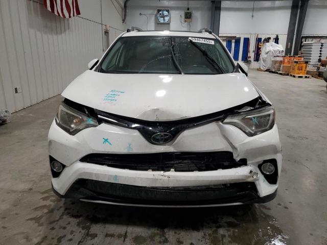 JTMWFREV4HD102388 - 2017 TOYOTA RAV4 XLE WHITE photo 5