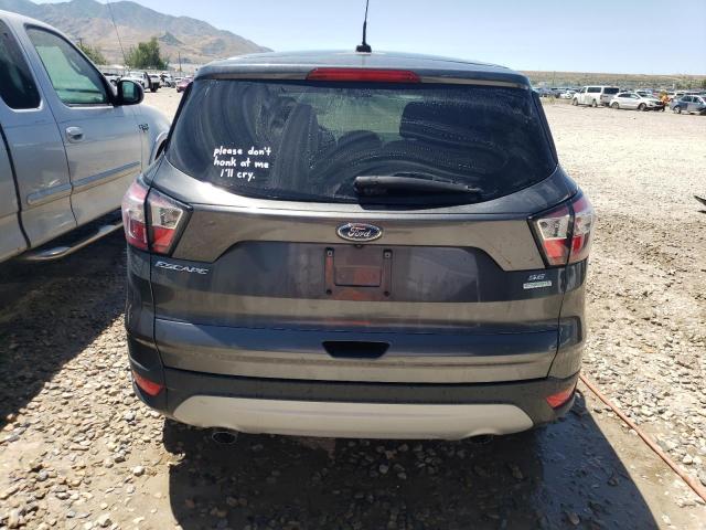 1FMCU0G95HUC95943 - 2017 FORD ESCAPE SE GRAY photo 6