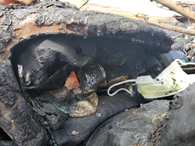 1FMCU9G93FUB15277 - 2015 FORD ESCAPE SE RED photo 9