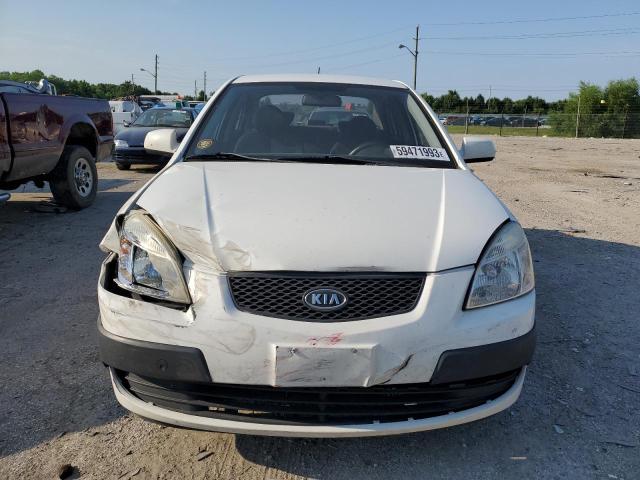 KNADE223996550102 - 2009 KIA RIO BASE WHITE photo 5