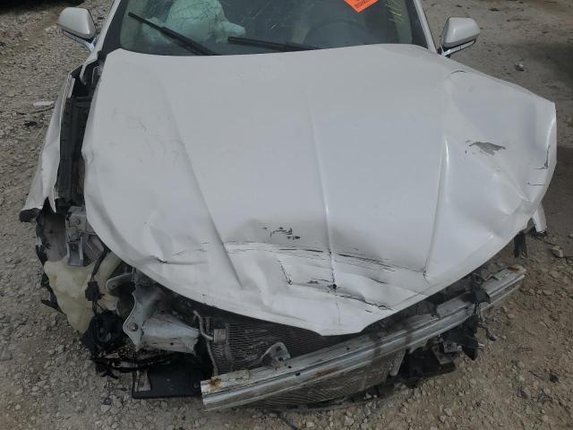 3LN6L2JK8DR809793 - 2013 LINCOLN MKZ WHITE photo 11