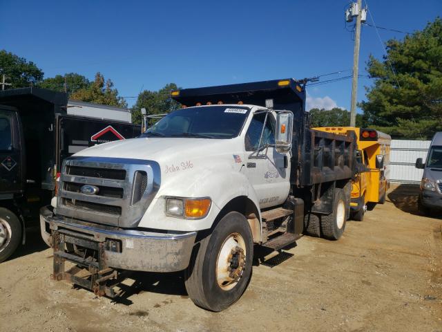 3FRXF75T77V513906 - 2007 FORD F750 SUPER DUTY WHITE photo 2