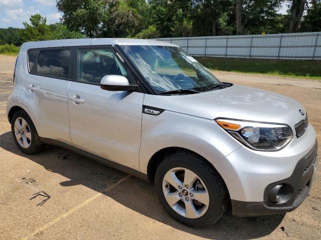 KNDJN2A25J7601155 - 2018 KIA SOUL SILVER photo 4