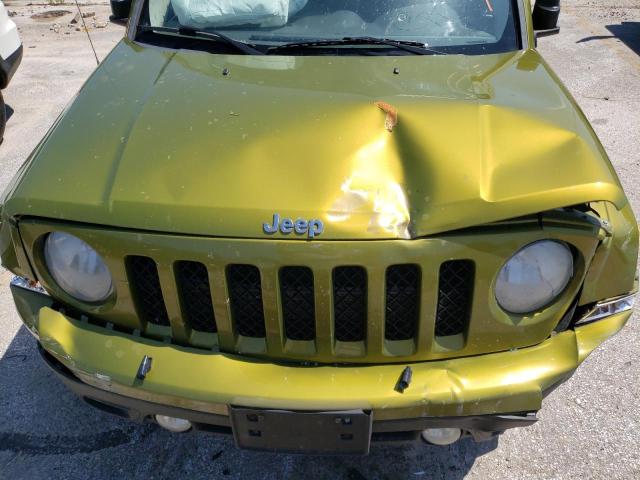 1C4NJPFB6CD664594 - 2012 JEEP PATRIOT LATITUDE GREEN photo 11