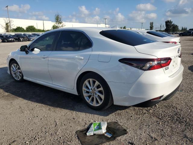 4T1R11AK9PU134434 - 2023 TOYOTA CAMRY LE WHITE photo 2