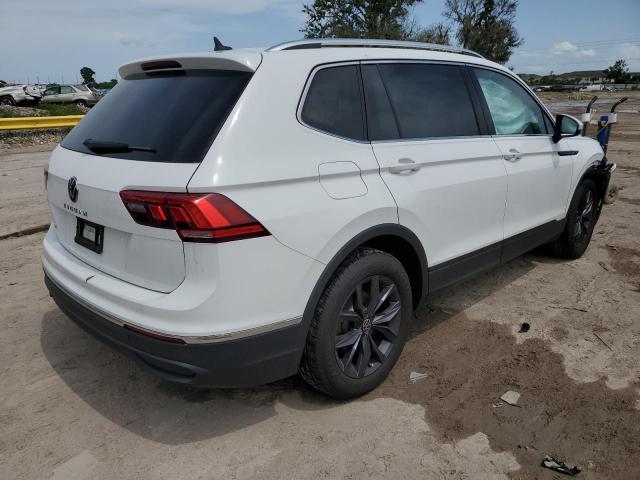 3VV3B7AX9NM016697 - 2022 VOLKSWAGEN TIGUAN SE WHITE photo 3