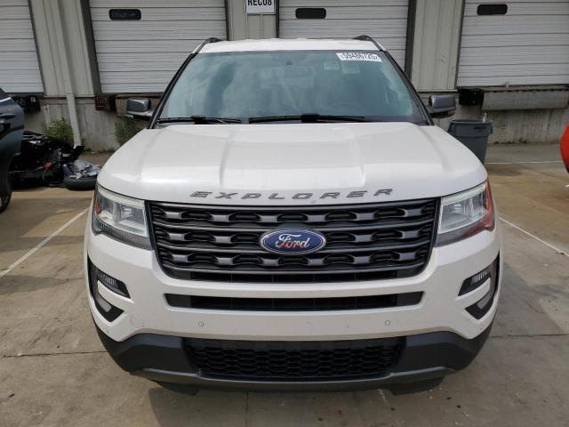 1FM5K8D88HGD45757 - 2017 FORD EXPLORER XLT WHITE photo 5