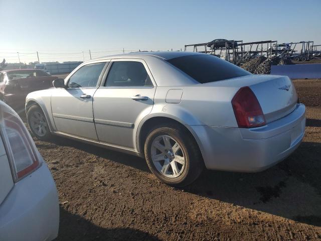 2C3LA43R76H513895 - 2006 CHRYSLER 300 SILVER photo 2