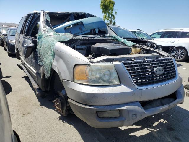 1FMRU15W43LA21933 - 2003 FORD EXPEDITION XLT SILVER photo 4