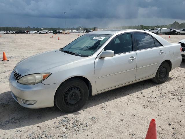 4T1BE32K45U580343 - 2005 TOYOTA CAMRY LE SILVER photo 1