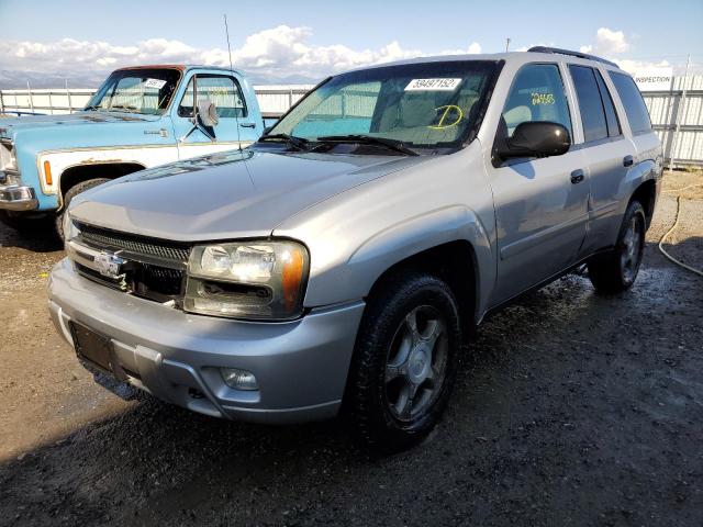 1GNDT13S282172968 - 2008 CHEVROLET TRAILBLAZE LS SILVER photo 2