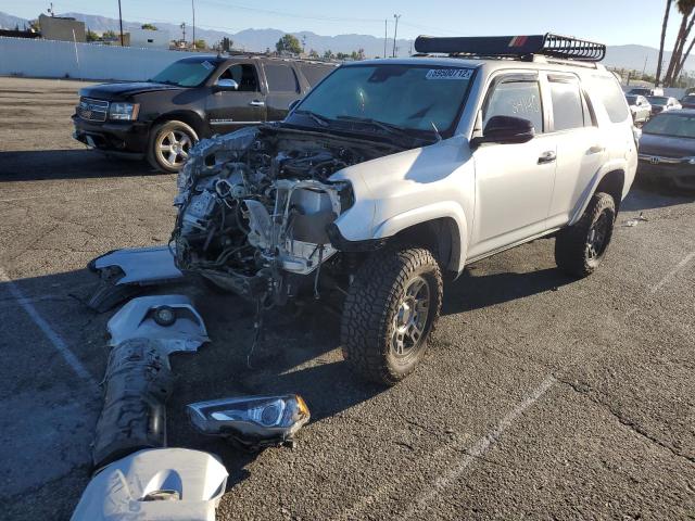 JTEBU5JR6L5831075 - 2020 TOYOTA 4RUNNER SR5/SR5 PREMIUM 银色 照片 2