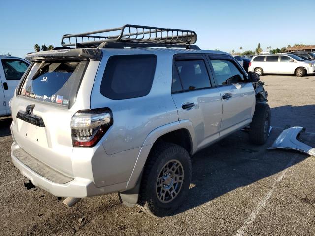 JTEBU5JR6L5831075 - 2020 TOYOTA 4RUNNER SR5/SR5 PREMIUM 银色 照片 4