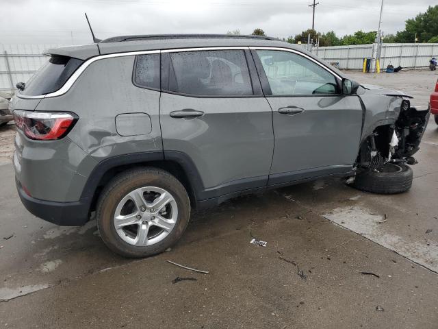 3C4NJDBN4PT532528 - 2023 JEEP COMPASS LATITUDE فحمي صورة 3