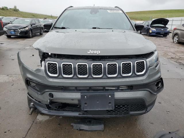 3C4NJDBN4PT532528 - 2023 JEEP COMPASS LATITUDE فحمي صورة 5