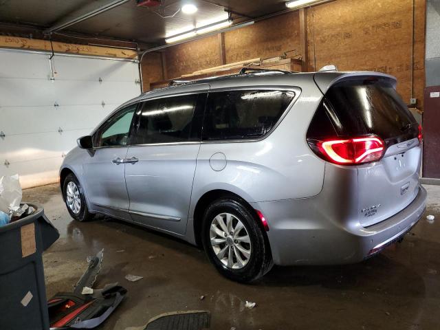 2C4RC1BG9JR217388 - 2018 CHRYSLER PACIFICA TOURING L SILVER photo 2