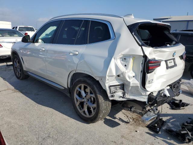 5UX53DP05N9L73157 - 2022 BMW X3 XDRIVE30I WHITE photo 2