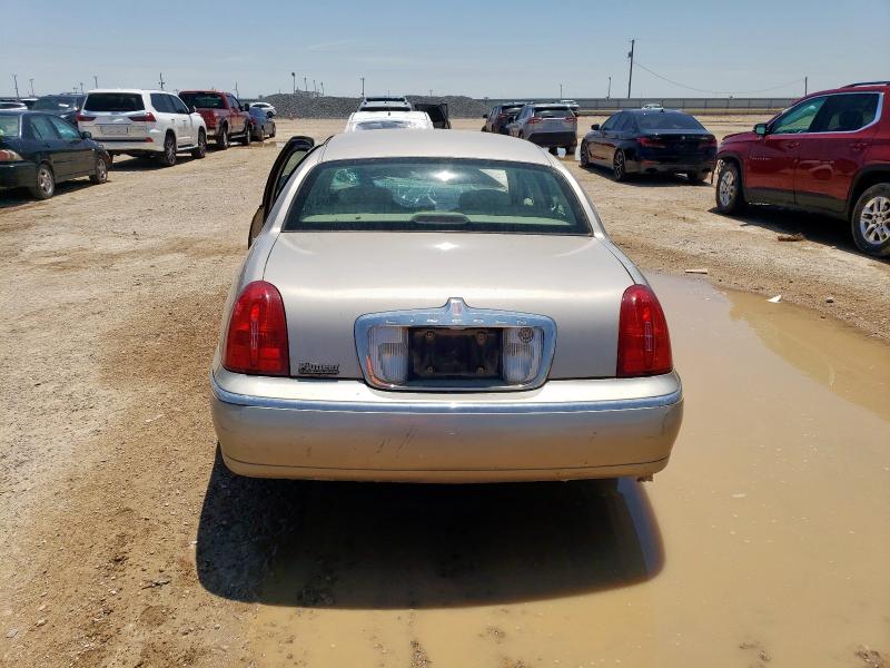 1LNHM81W9XY659162 - 1999 LINCOLN TOWN CAR EXECUTIVE Beige Foto 6
