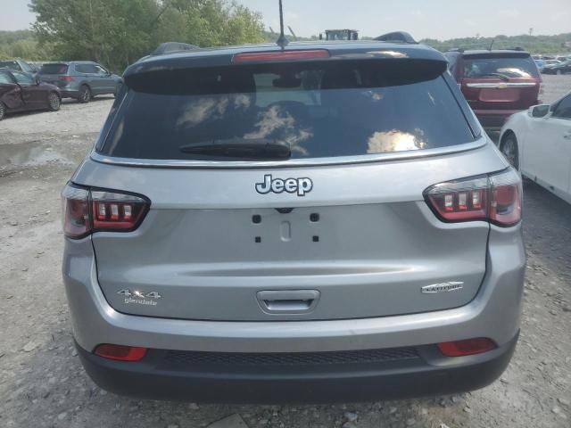 3C4NJDBB9JT492931 - 2018 JEEP COMPASS LATITUDE Gris photo 6