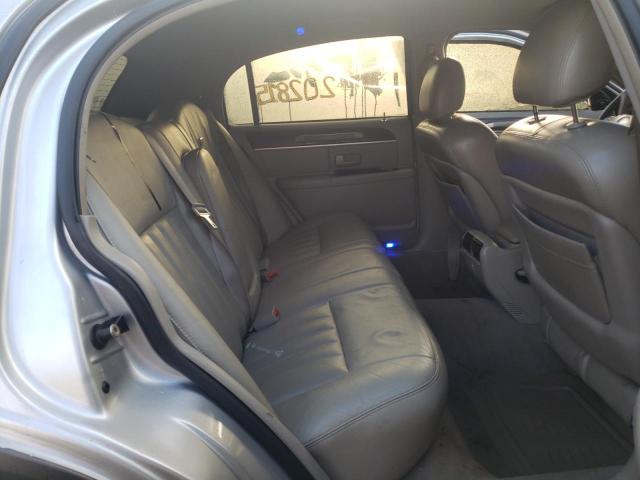 1LNHM81WX4Y677911 - 2004 LINCOLN TOWN CAR EXECUTIVE SILVER photo 6