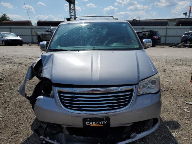 2C4RC1GG9ER240359 - 2014 CHRYSLER TOWN & COU LIMITED SILVER photo 5
